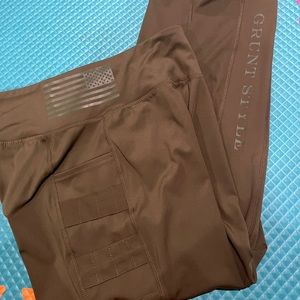 NWT olive green Grunt Style active capris